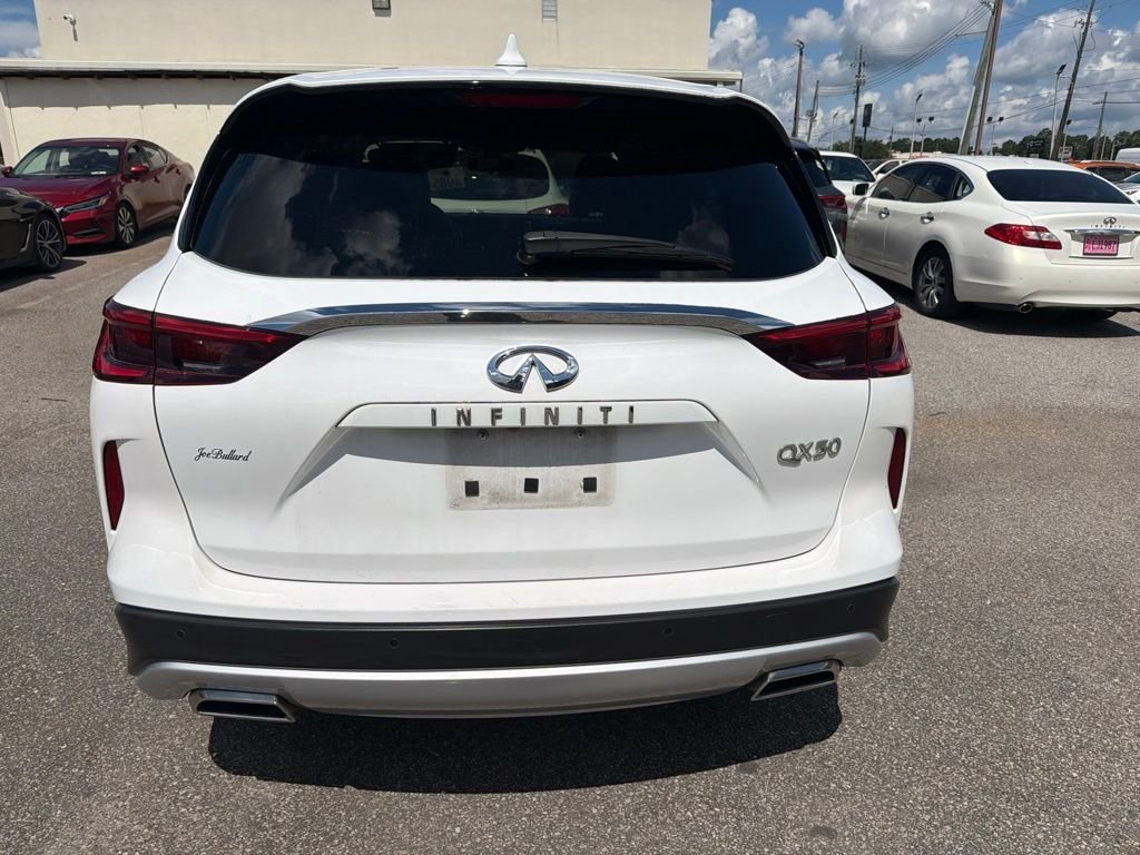 Used 2021 White INFINITI PURE image 4