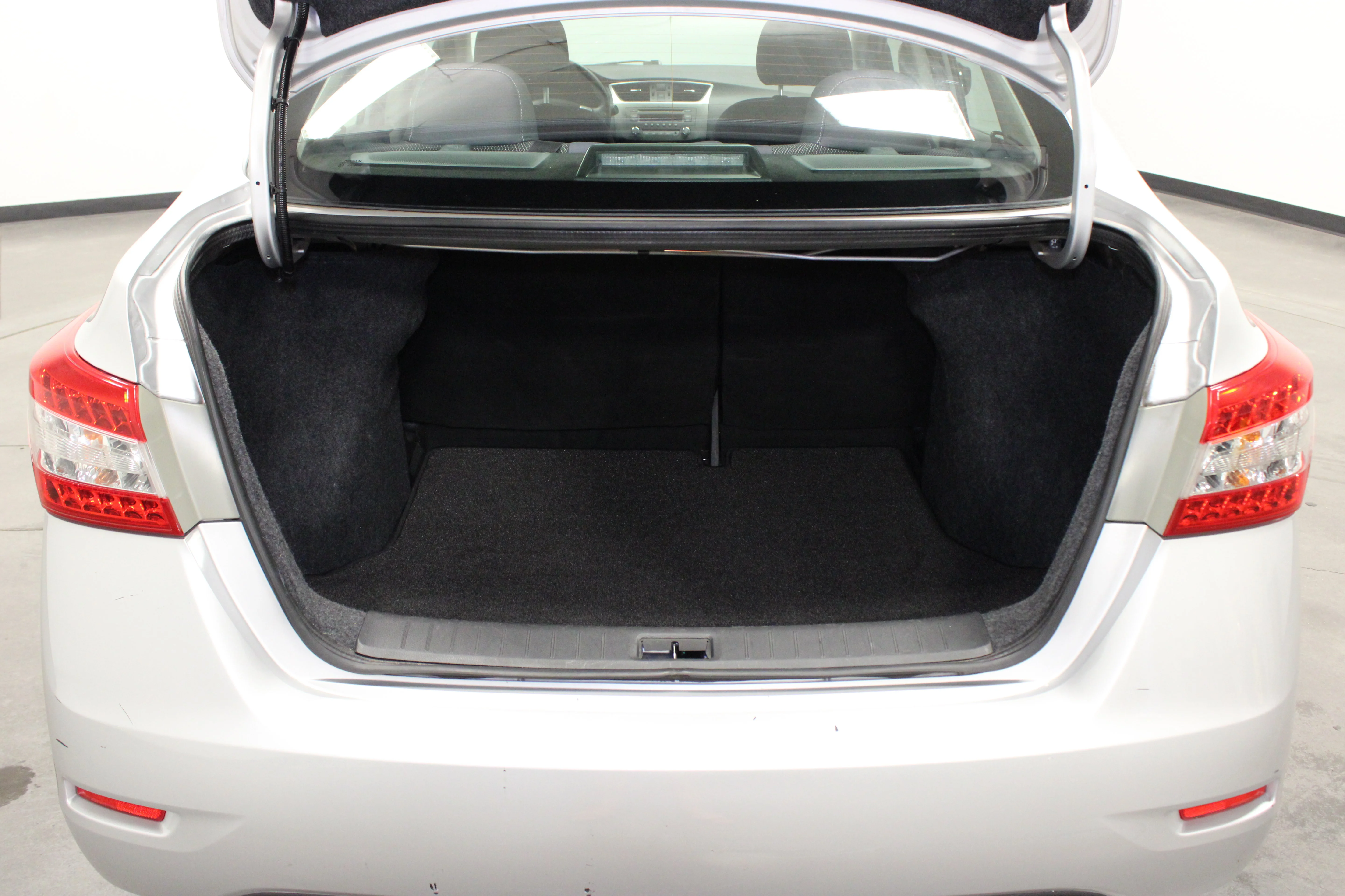 Used 2014 Brilliant Silver Nissan S image 11
