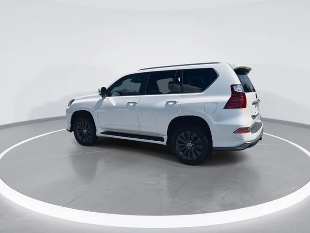Used 2021  Lexus 460 Luxury image 6