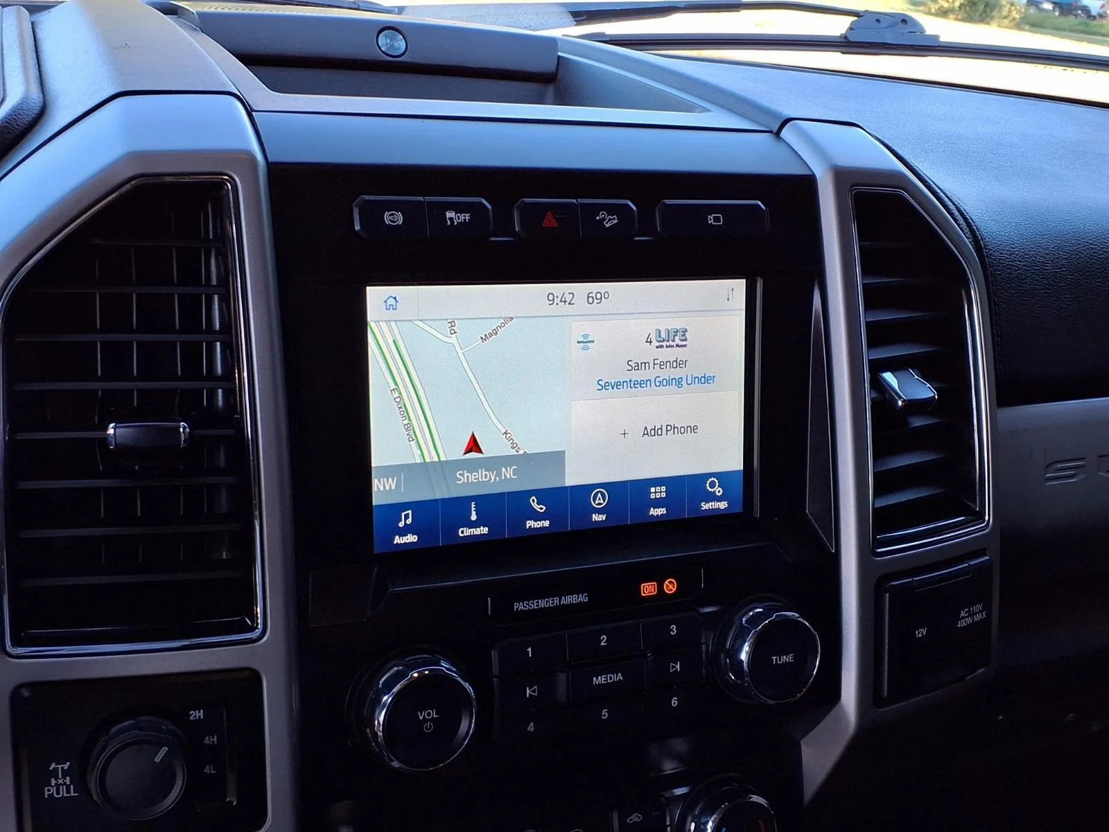 Used 2021 Stone Gray Metallic Ford LARIAT image 25