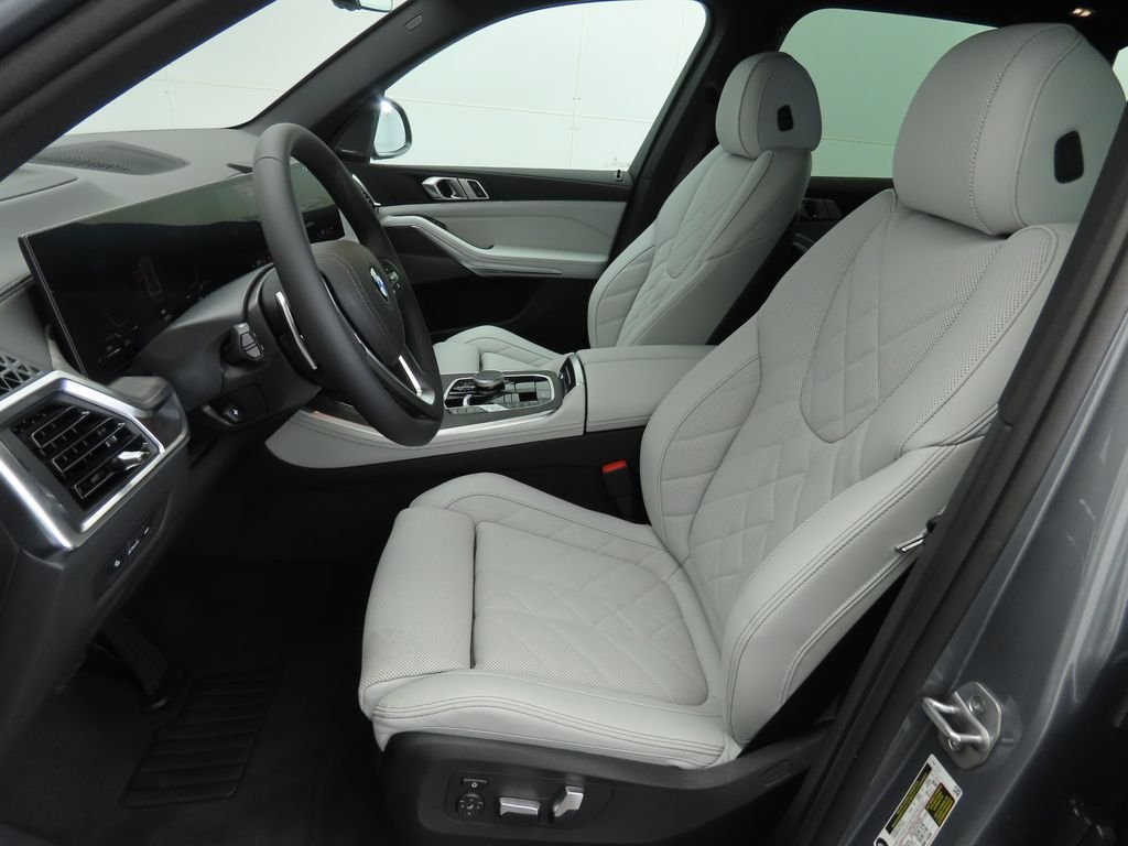 Used 2026 Gray Metallic BMW sDrive40i image 19