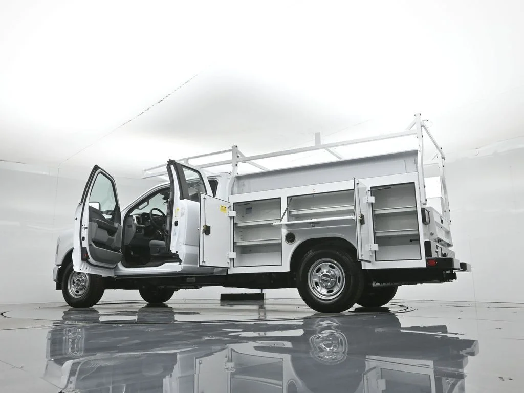 New 2026 Oxford White Ford XL image 80
