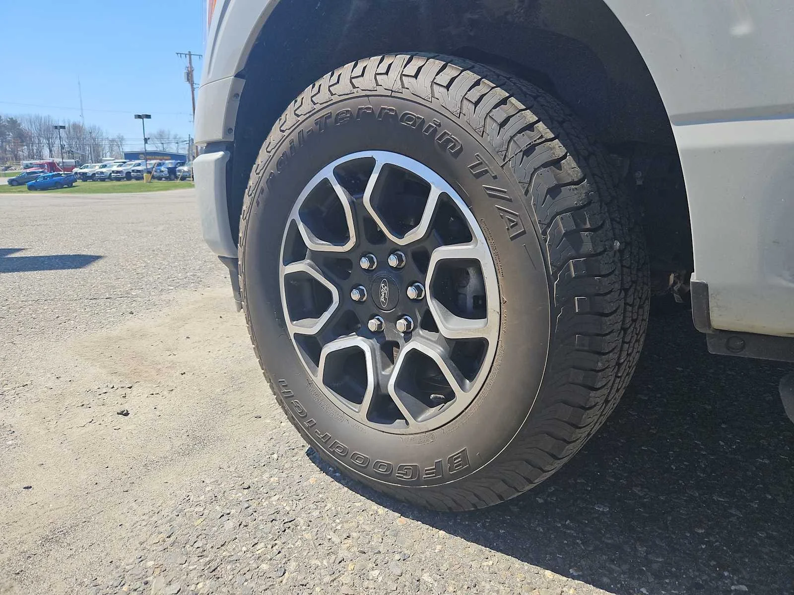 Used 2023 Avalanche Gray Ford XLT image 10