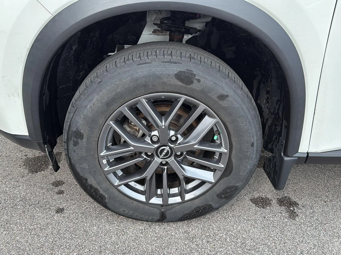 Used 2023  Nissan S image 15