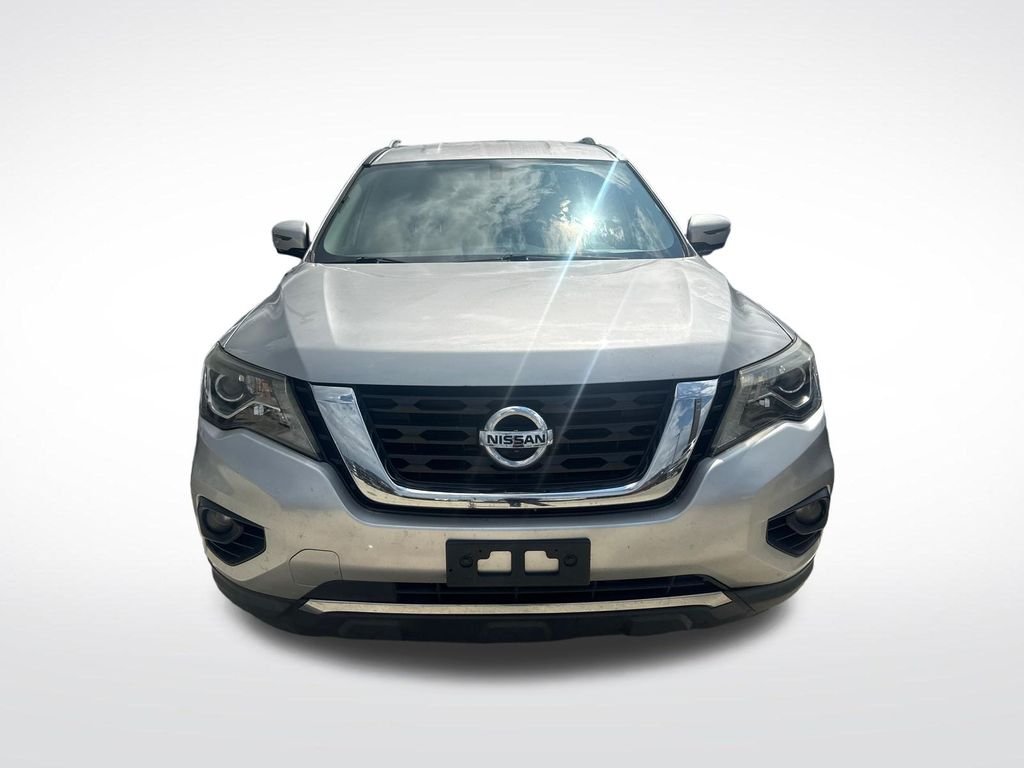Used 2017 Silver Nissan SL image 7