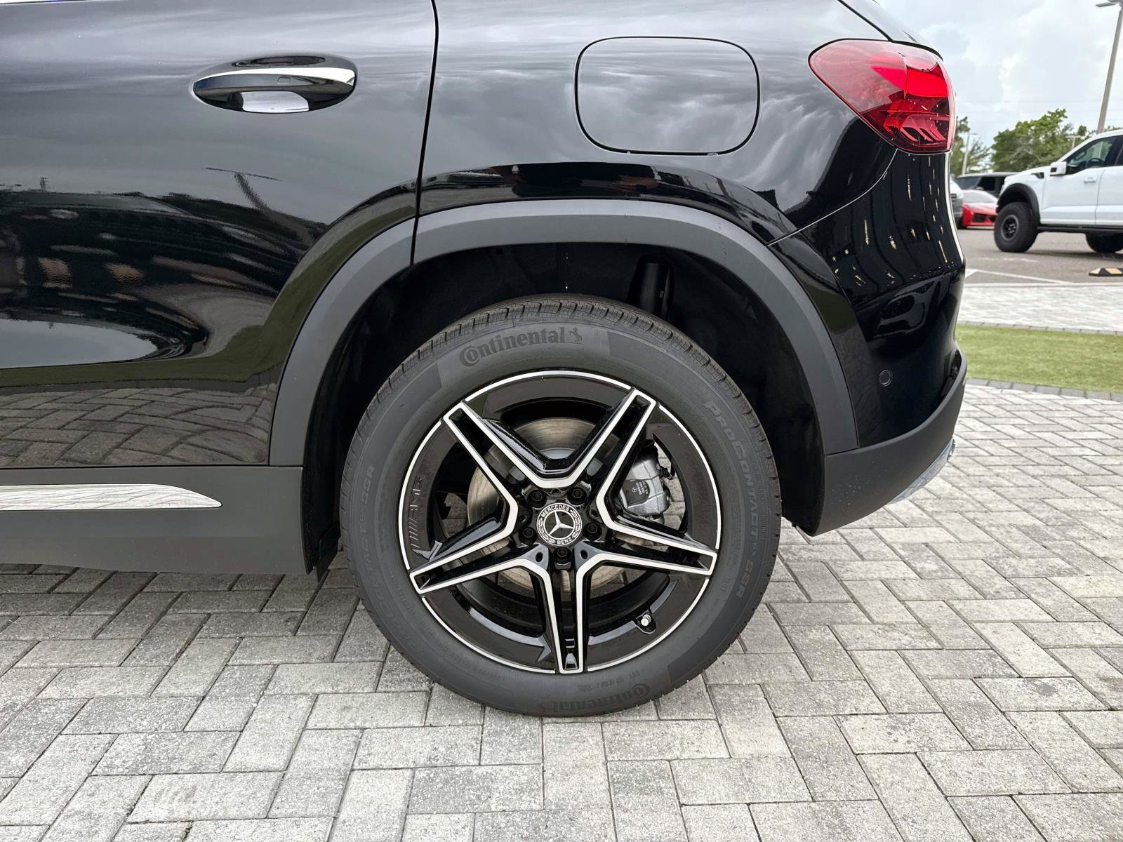 New 2026 Black Mercedes-Benz 250 4MATIC® SUV image 11