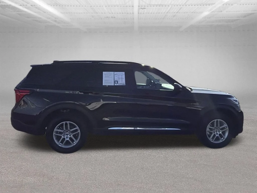Used 2025 Black Ford Active image 13