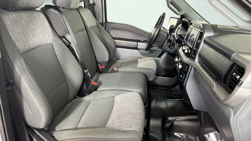 Used 2023 White Ford XLT image 22