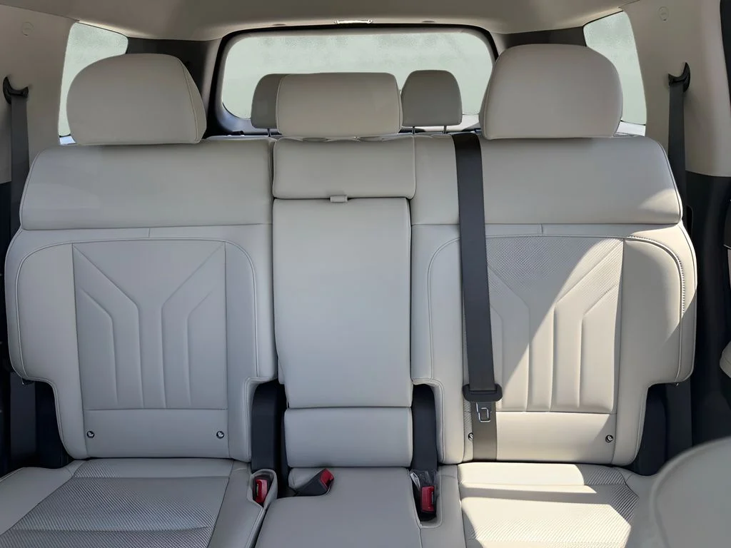 Used 2026 White Hyundai SEL image 11