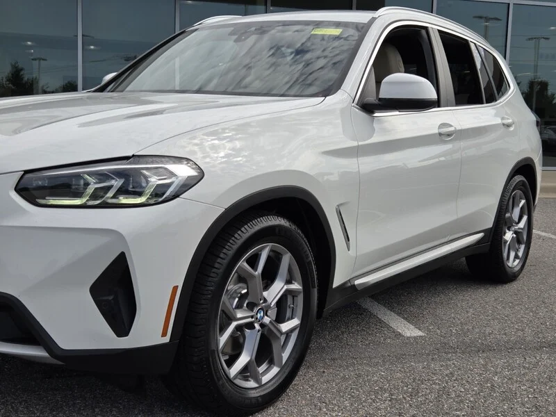 Used 2023 Alpine White BMW SDRIVE30I SPORTS ACTIVITY VEHICLE image 23
