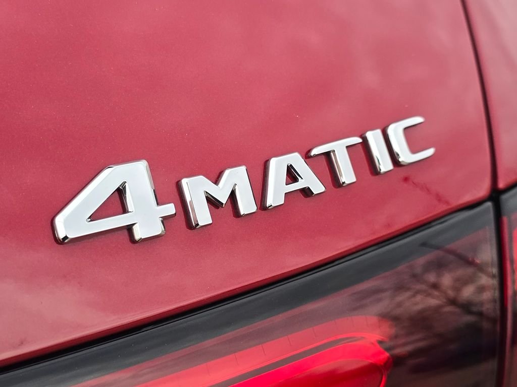 New 2026 MANUFAKTUR Patagonia Red Metallic Mercedes-Benz GLC 300 image 6