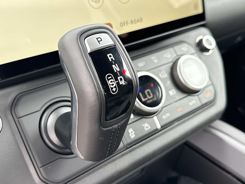 New 2026  Land Rover X-Dynamic SE image 5