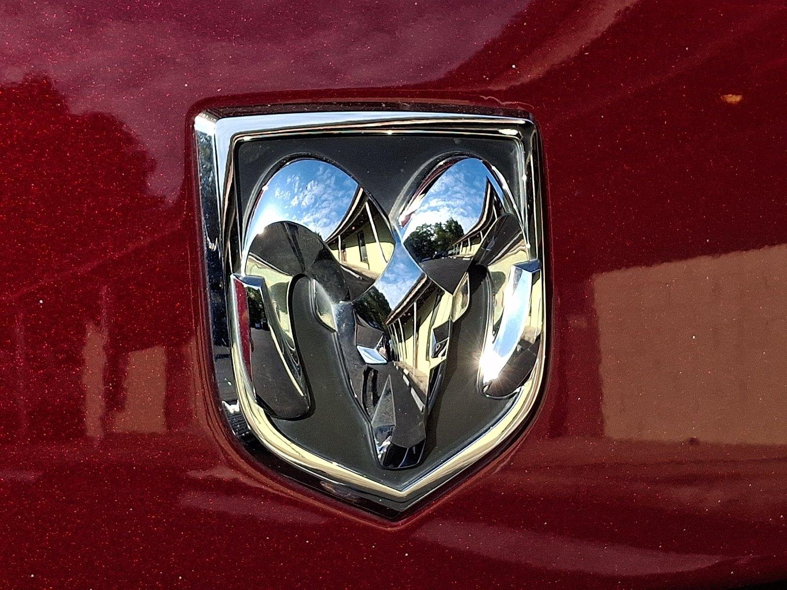 Used 2017 Delmonico Red Pearlcoat Ram SLT image 29