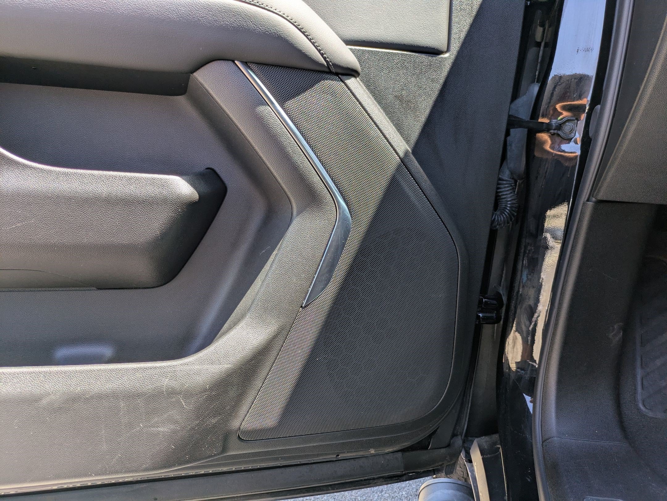 Used 2025 Black Chevrolet Z71 image 13