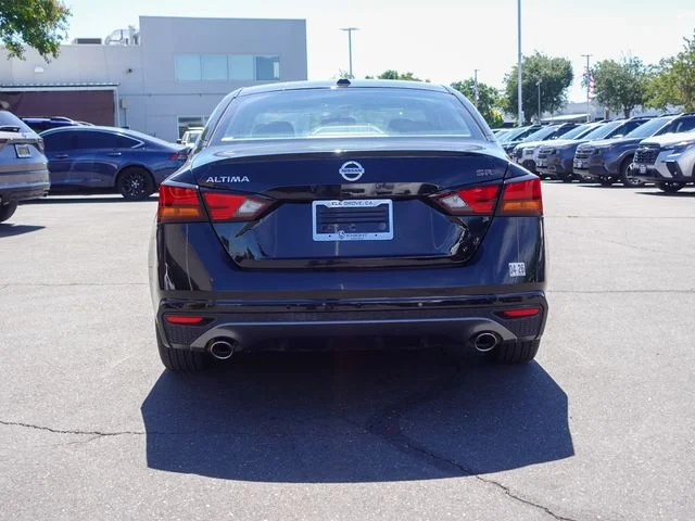 Used 2021 Black Nissan 2.5 SR image 9