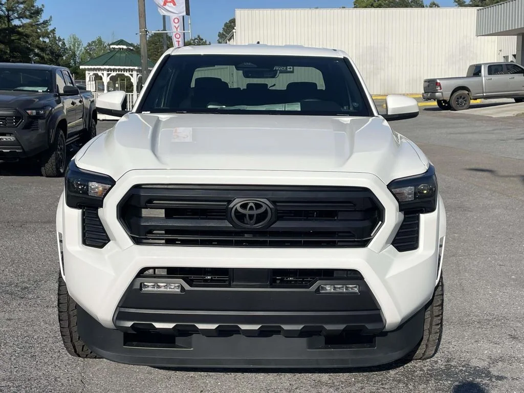Used 2026 Ice Cap Toyota SR5 image 6