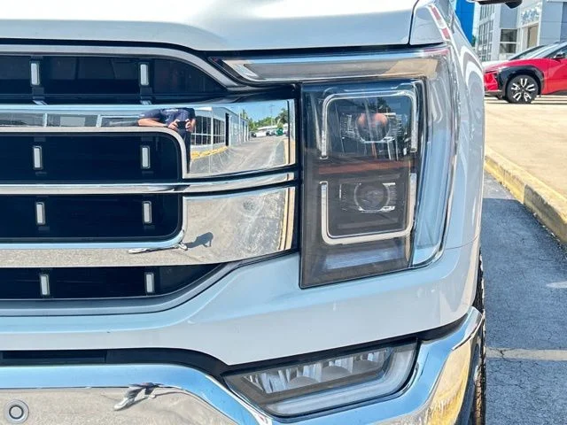 Used 2021 White Metallic Ford Lariat image 3
