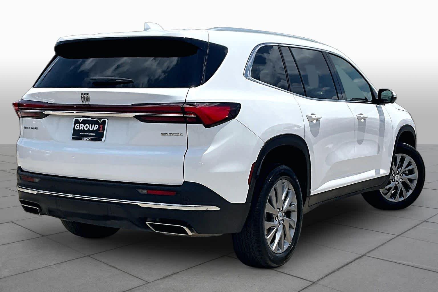 Used 2025 Summit White Buick Preferred image 13