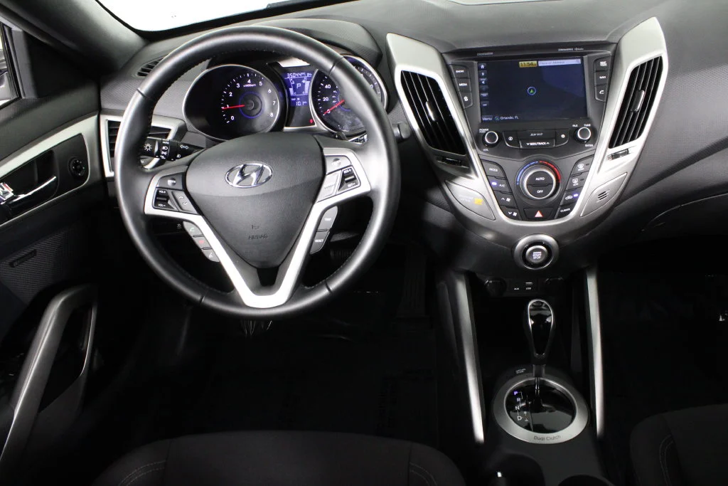 Used 2017 Silver Hyundai Value Edition image 6