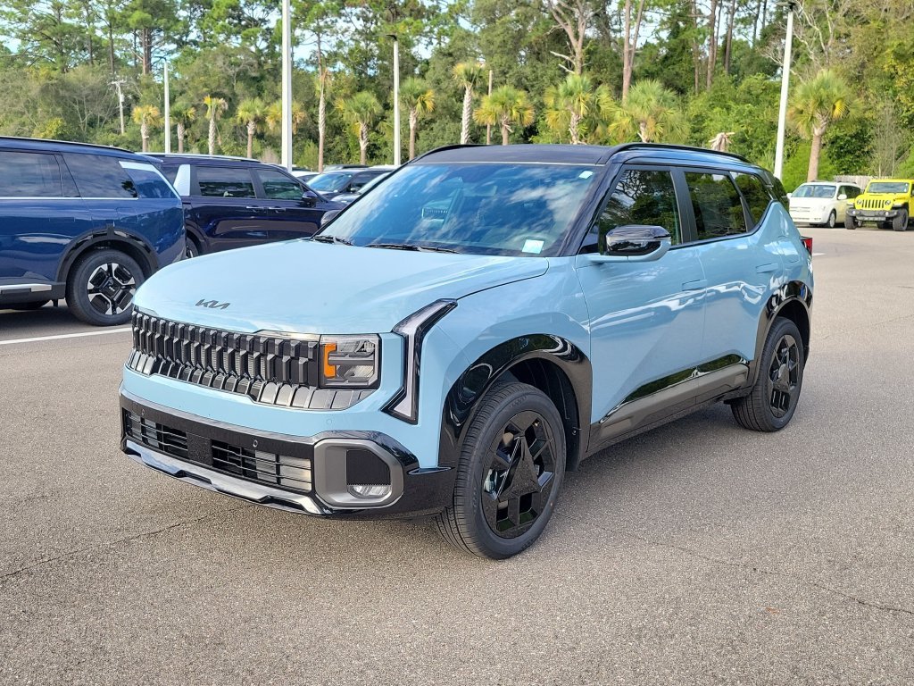 New 2027 Frost Blue / Black Roof Kia X-Line S image 3