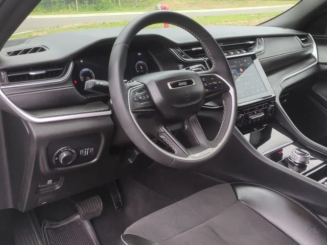 Used 2023 White/off-white Jeep Altitude X image 29