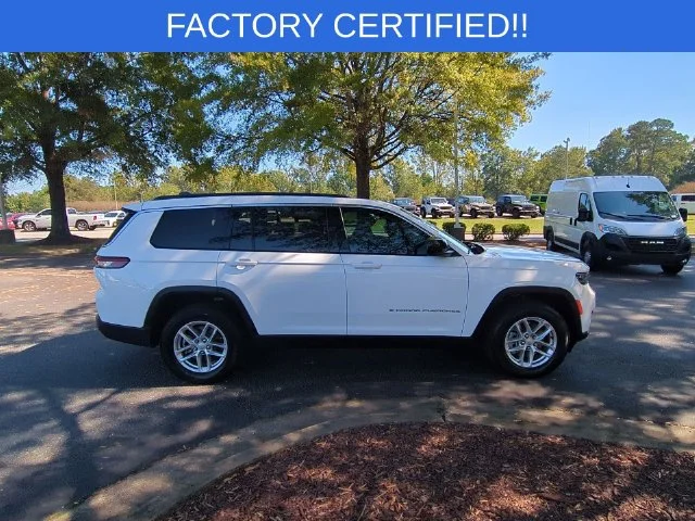 Used 2024 White Jeep Laredo image 6