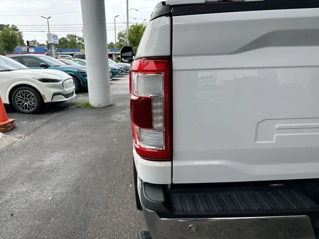 Used 2022 White Ford Lariat image 25