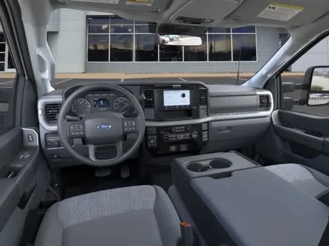 New 2026 Oxford White Ford XLT image 9