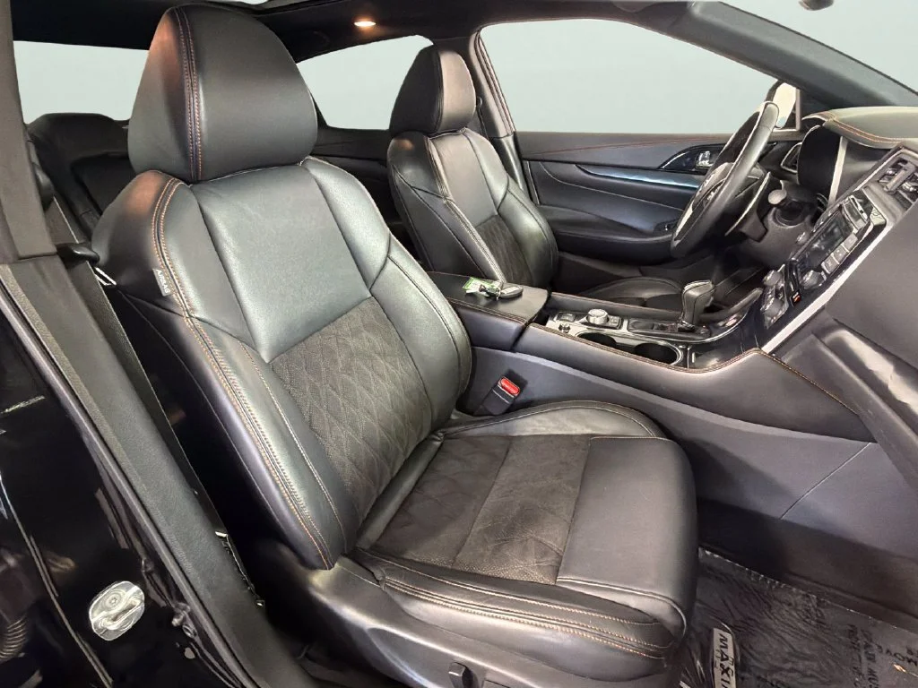 Used 2022 Black Nissan SR Xtronic CVT image 34