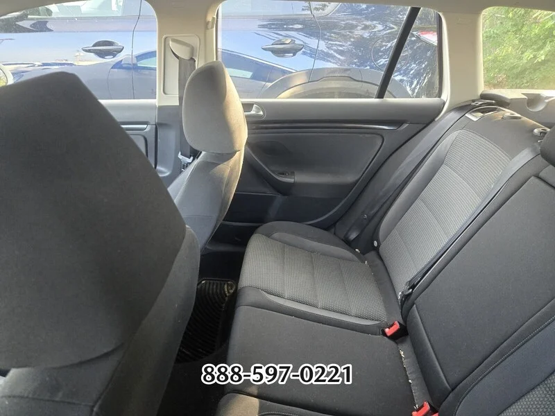 Used 2014 Candy White Volkswagen 2.5L S image 3