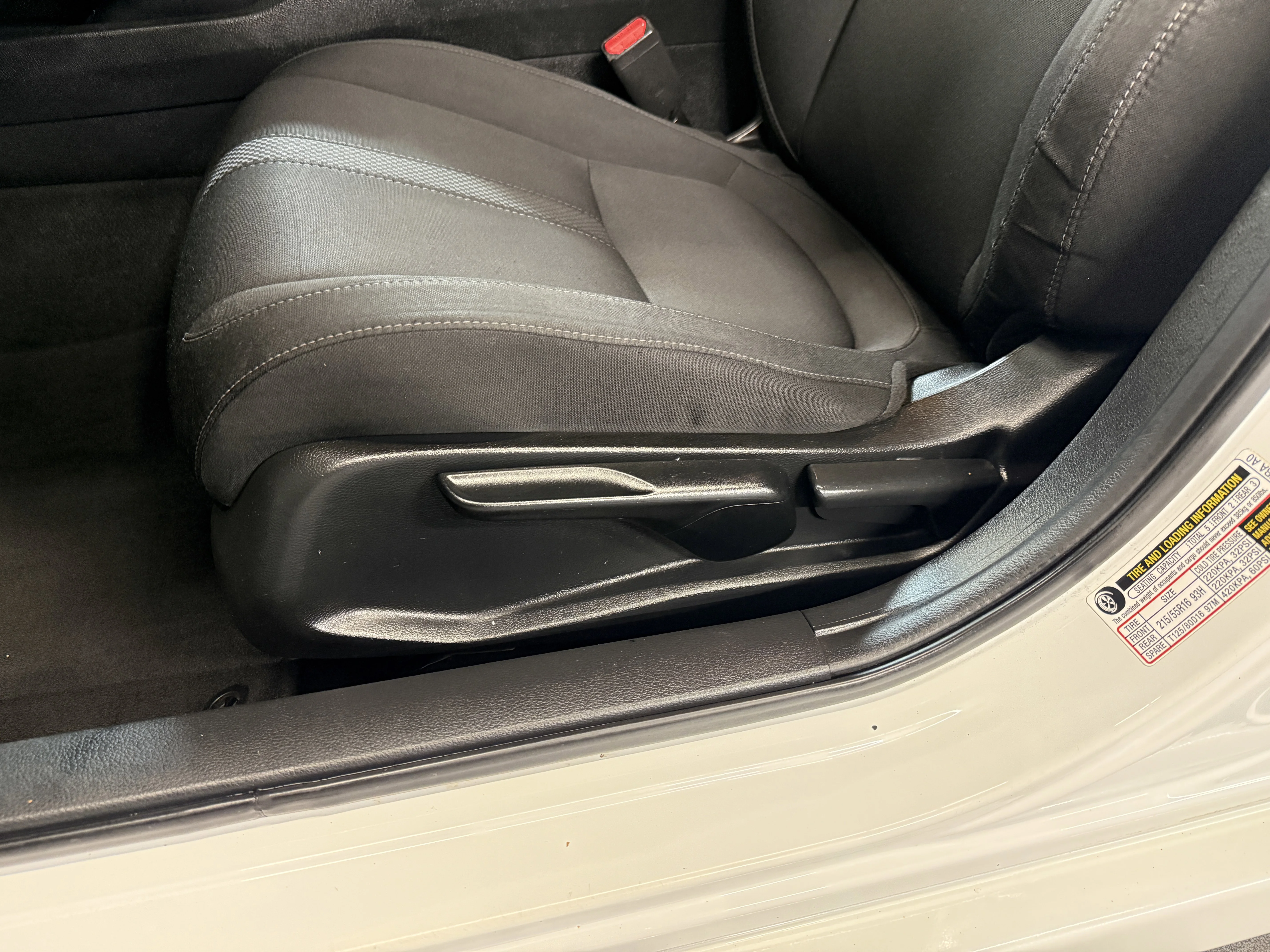 Certified Used 2019 Platinum White Pearl Honda LX image 13