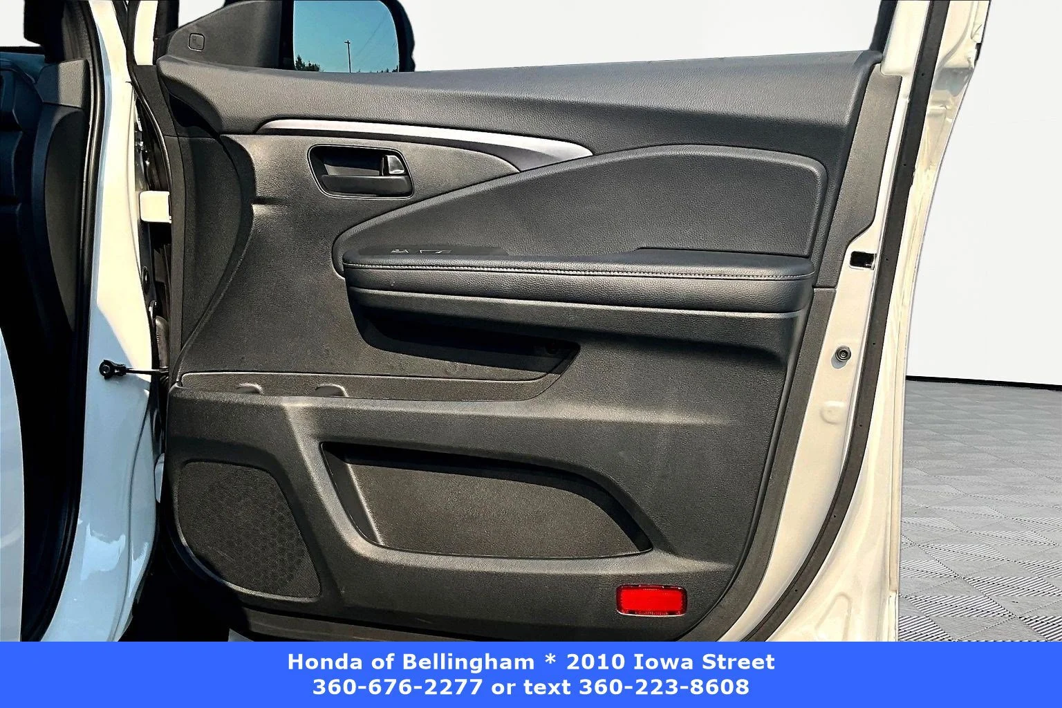 Used 2023 Platinum White Pearl Honda EX-L image 25