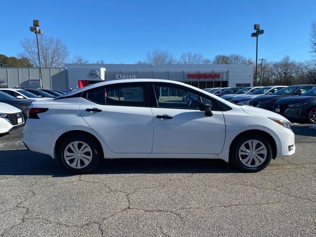 2025 Nissan Versa 1.6 S CVT's photo
