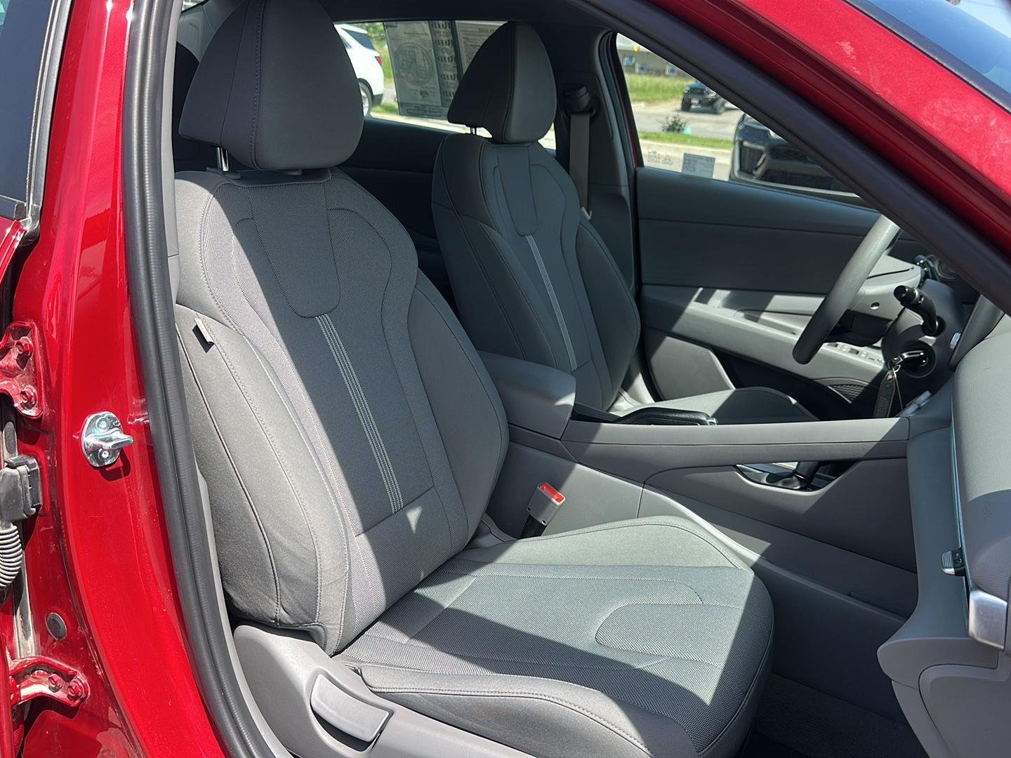 Used 2025 Ultimate Red Hyundai SE image 29