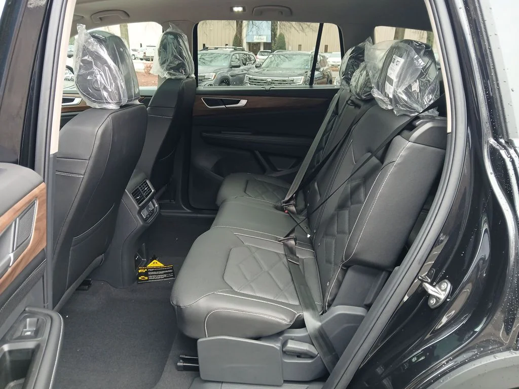 New 2026 Black Volkswagen 2.0T SE w/Technology image 24