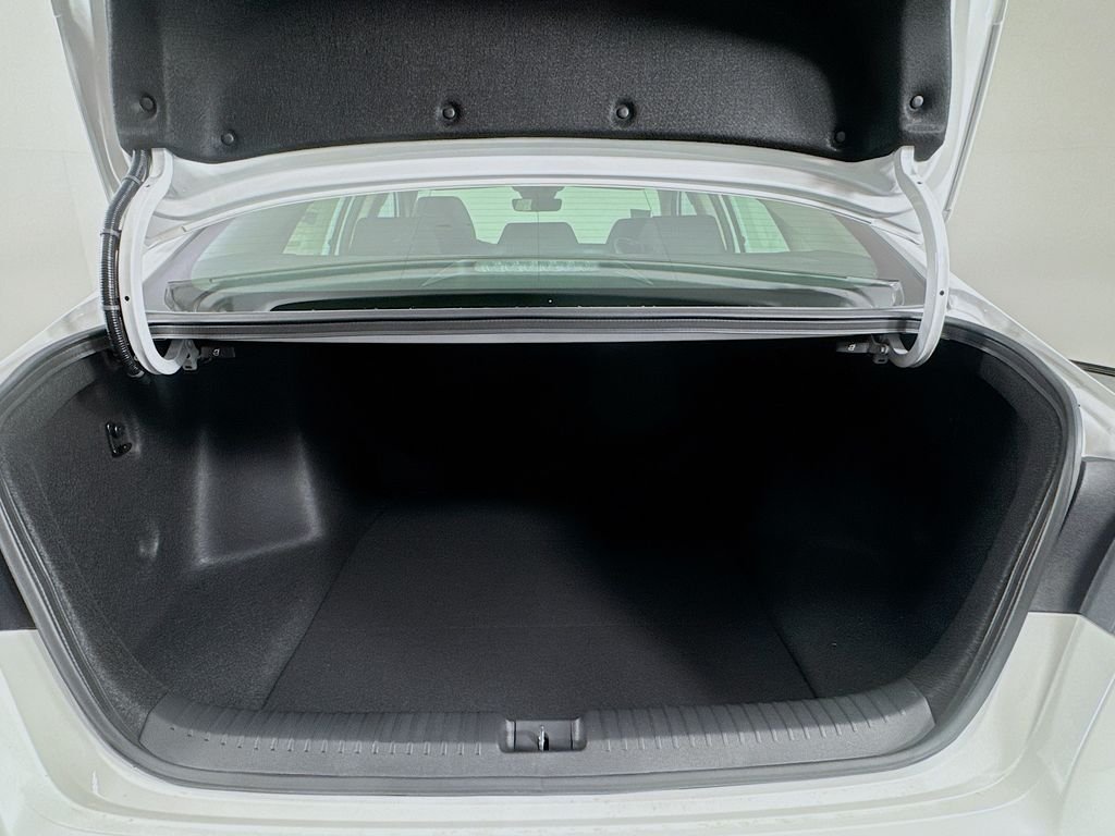 New 2026 Platinum White Pearl Honda Touring image 9