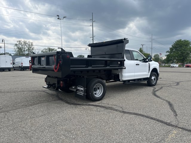 2026 Ford F-550 Super Duty Chassis Cab XL - Photo 28