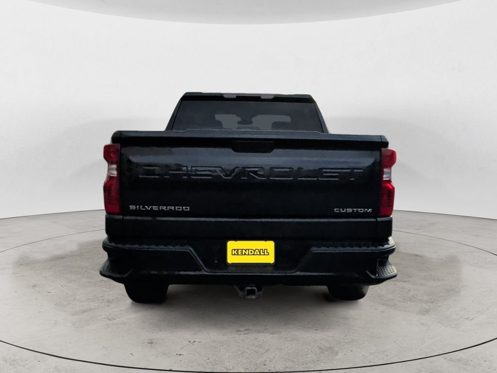 Used 2023 Gray Chevrolet Custom image 6