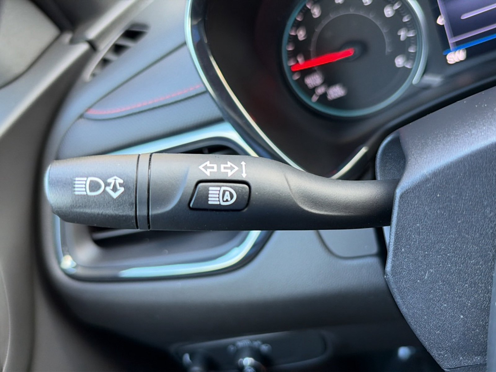 Used 2023 Summit White Chevrolet RS image 30
