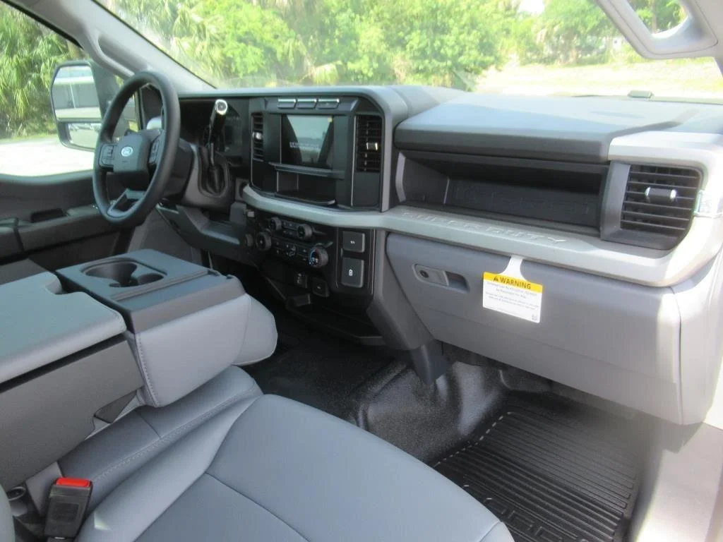 2024 Ford F-350 Super Duty Chassis Cab XL - Photo 12