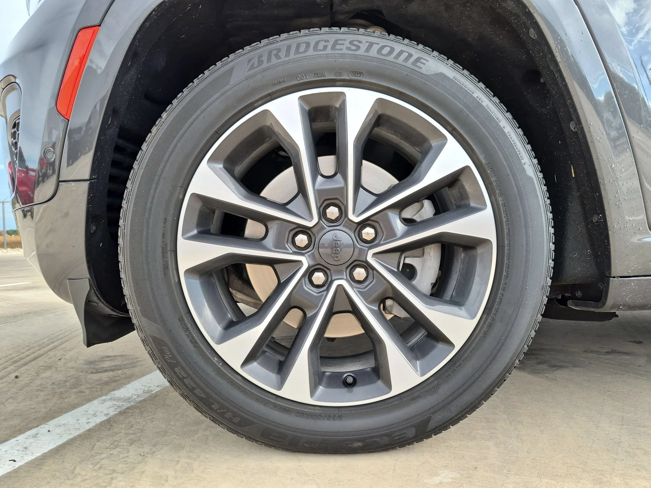 Used 2023 Gray Jeep Overland image 27