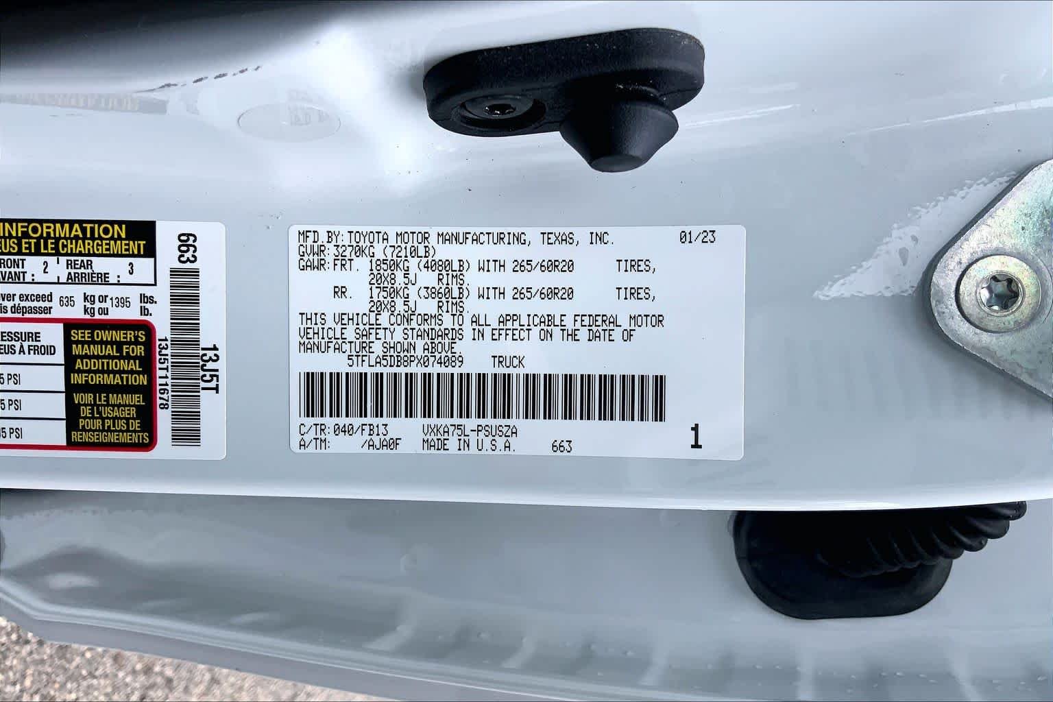 Used 2023 Ice Cap Toyota SR5 image 34
