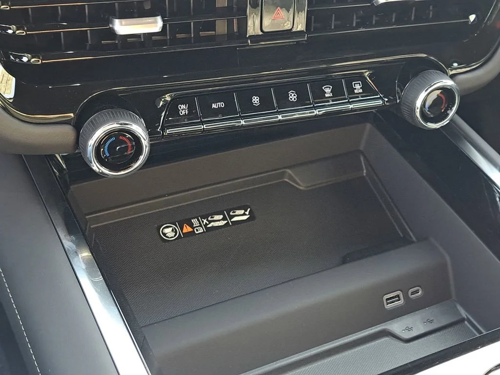 2025 Chevrolet Tahoe Premier - Photo 16