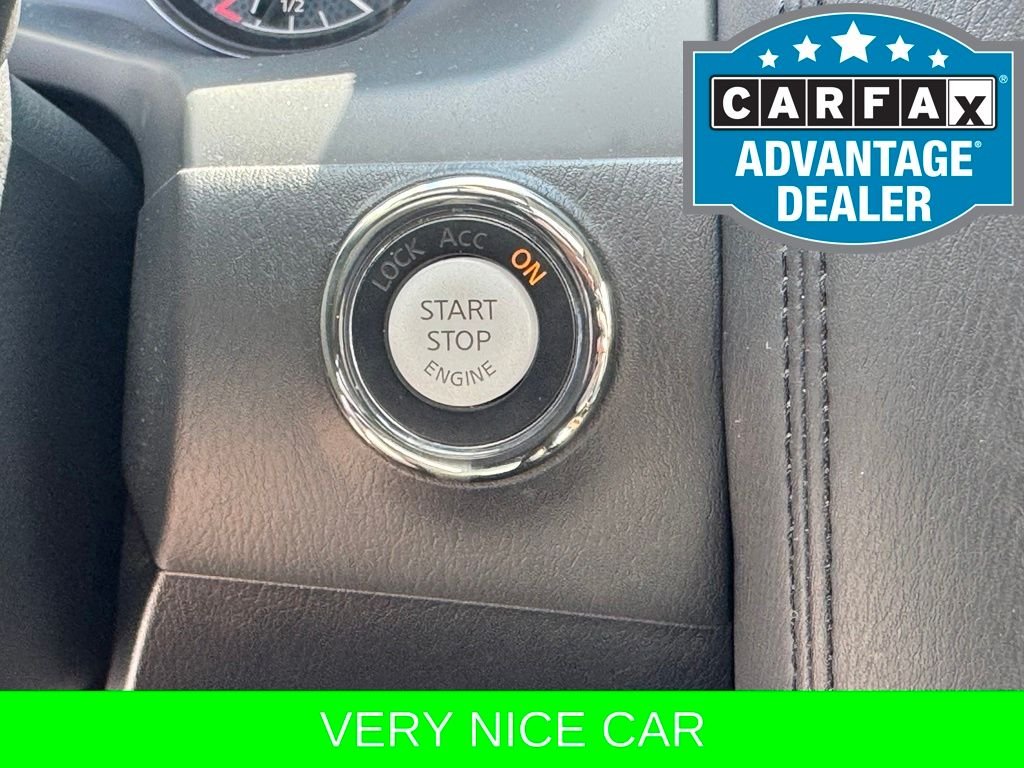 Used 2022 White Nissan SL image 22