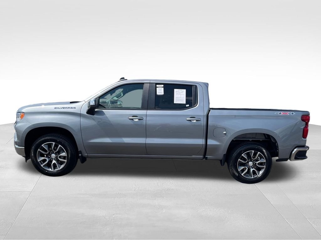 Used 2023 Gray Chevrolet LT image 3