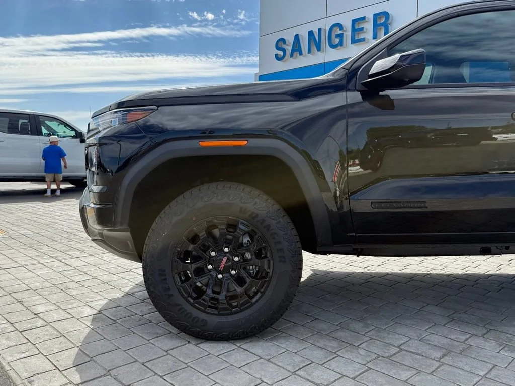New 2026 Onyx Black GMC Elevation image 5