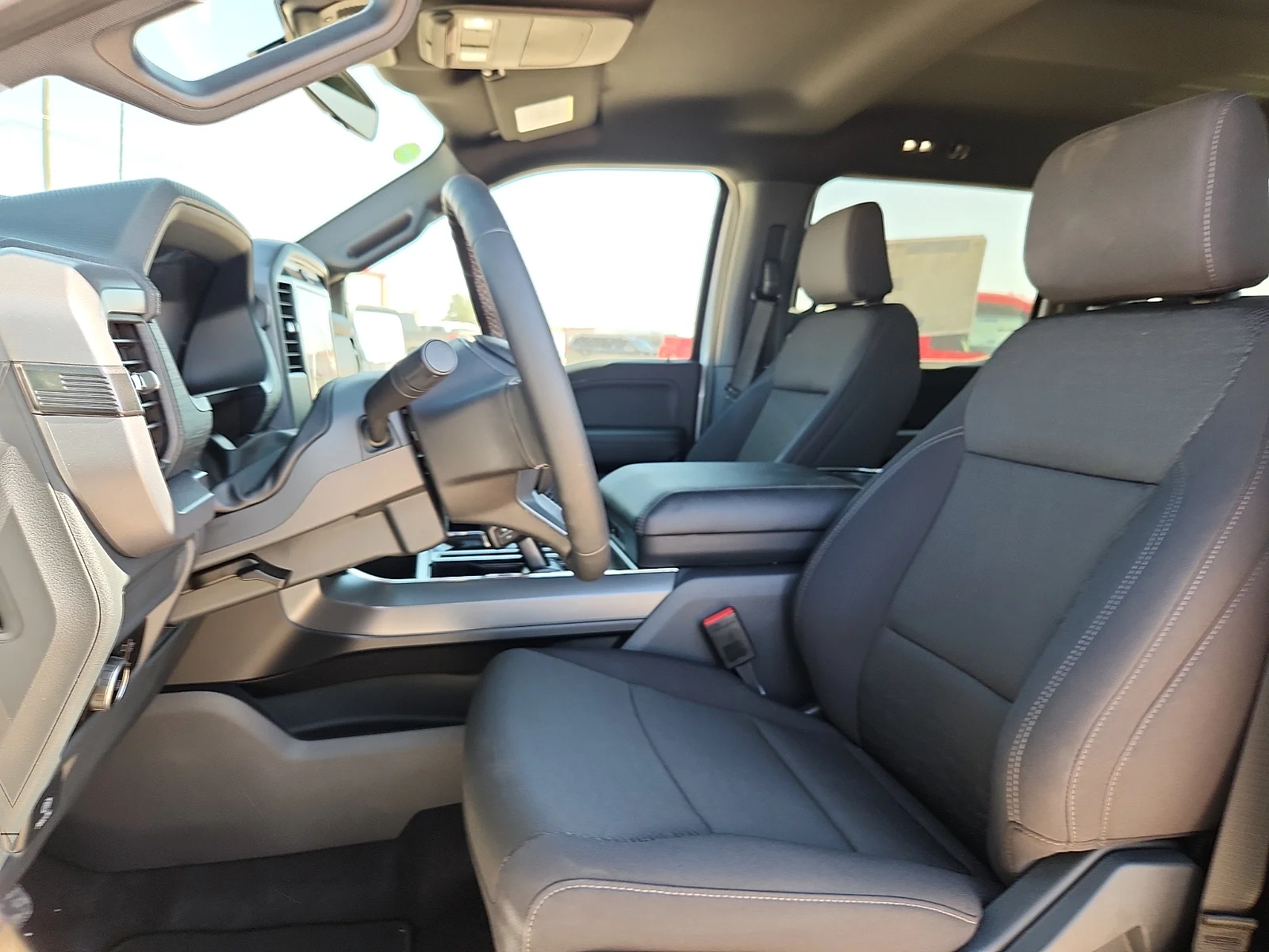 New 2026 Oxford White Ford XLT image 17