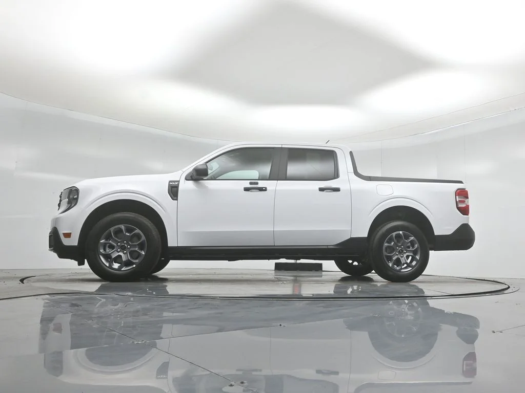 New 2026 Oxford White Ford XLT image 48