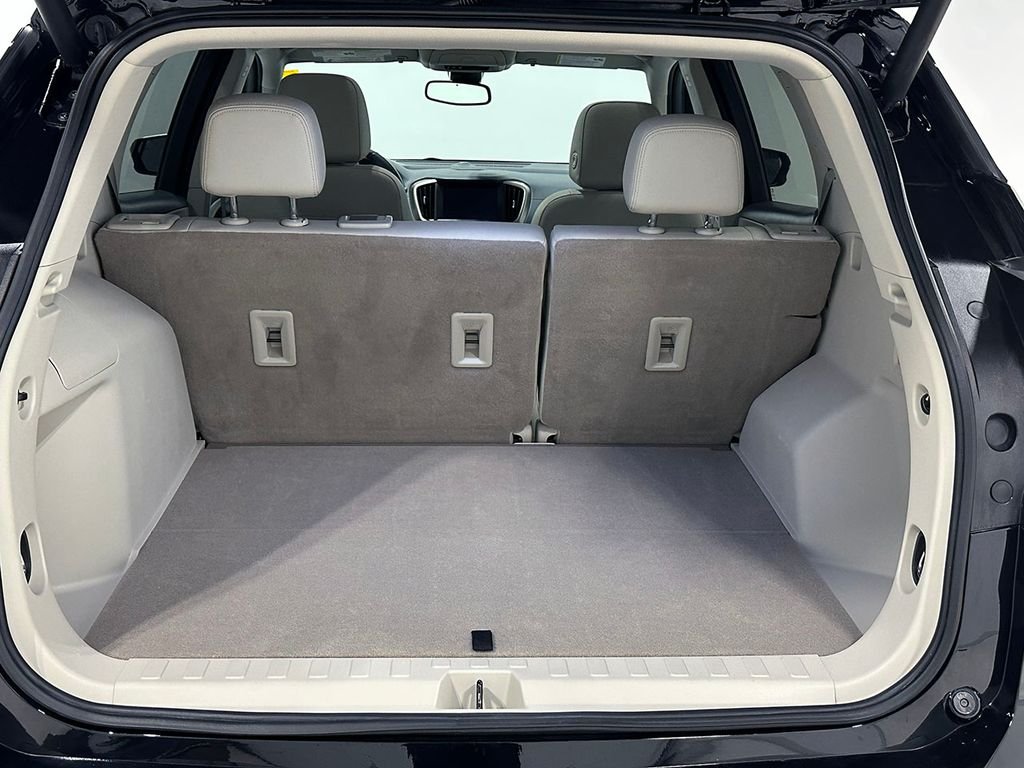 Used 2022 Black GMC Denali image 5