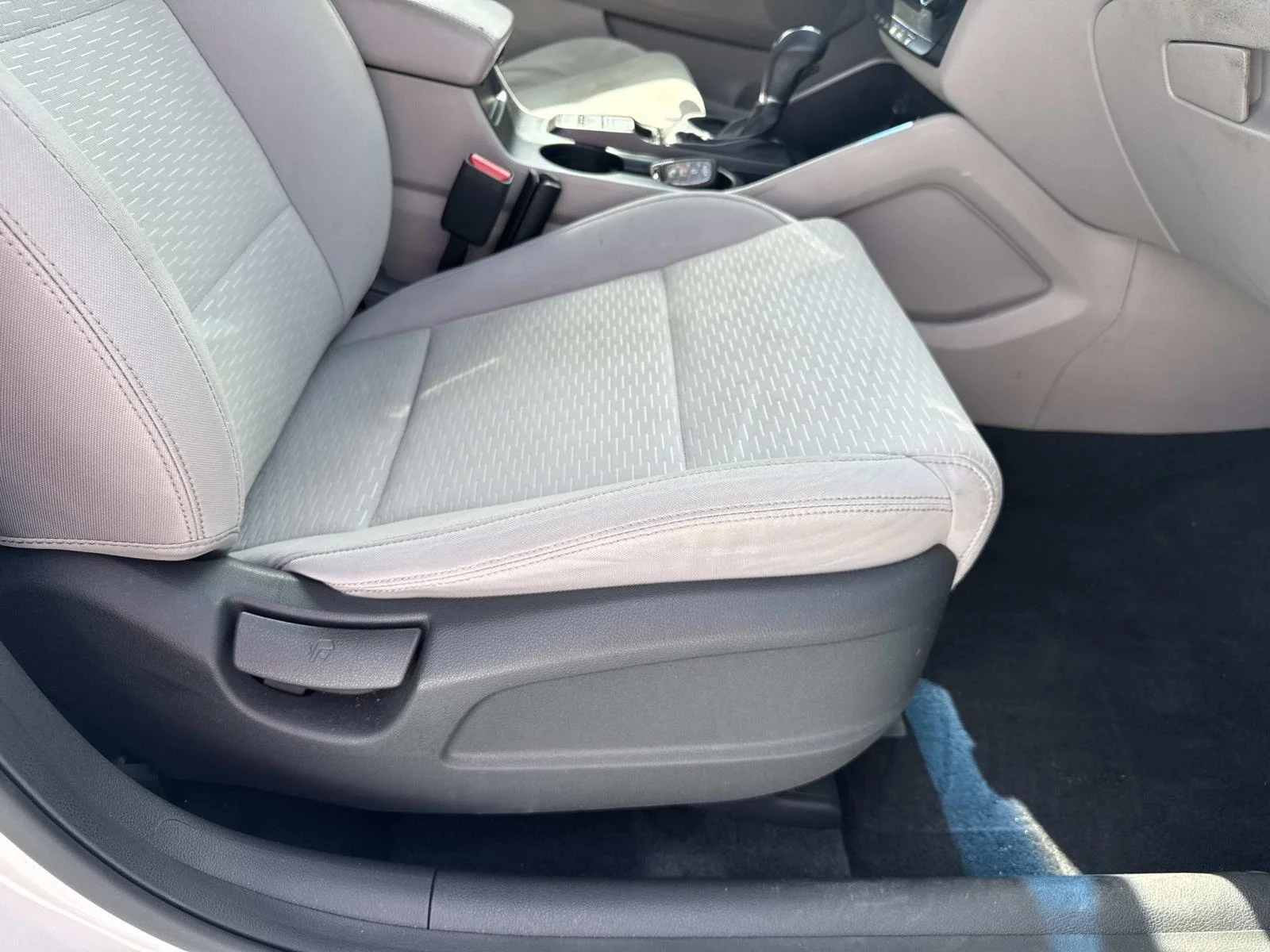 Used 2019 White Pearl Hyundai Value image 11